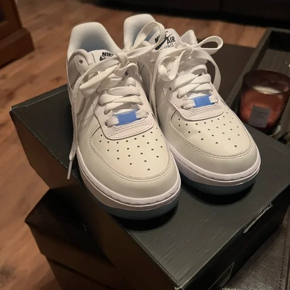 Nike Air Force 1 '07 LX UV Reactive W - Picture 3 of 5